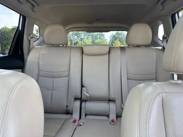 Used 2017 White Nissan SL image 10