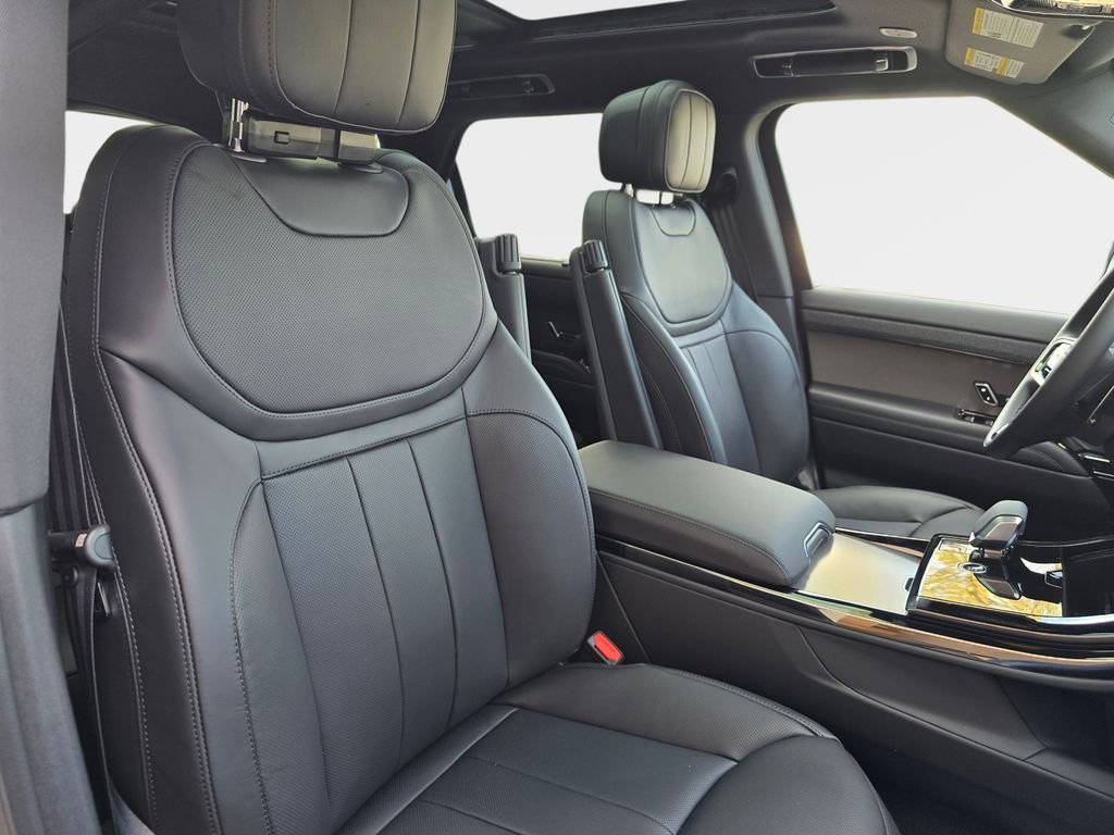 New 2026 Borasco Grey LAND ROVER Dynamic SE image 10