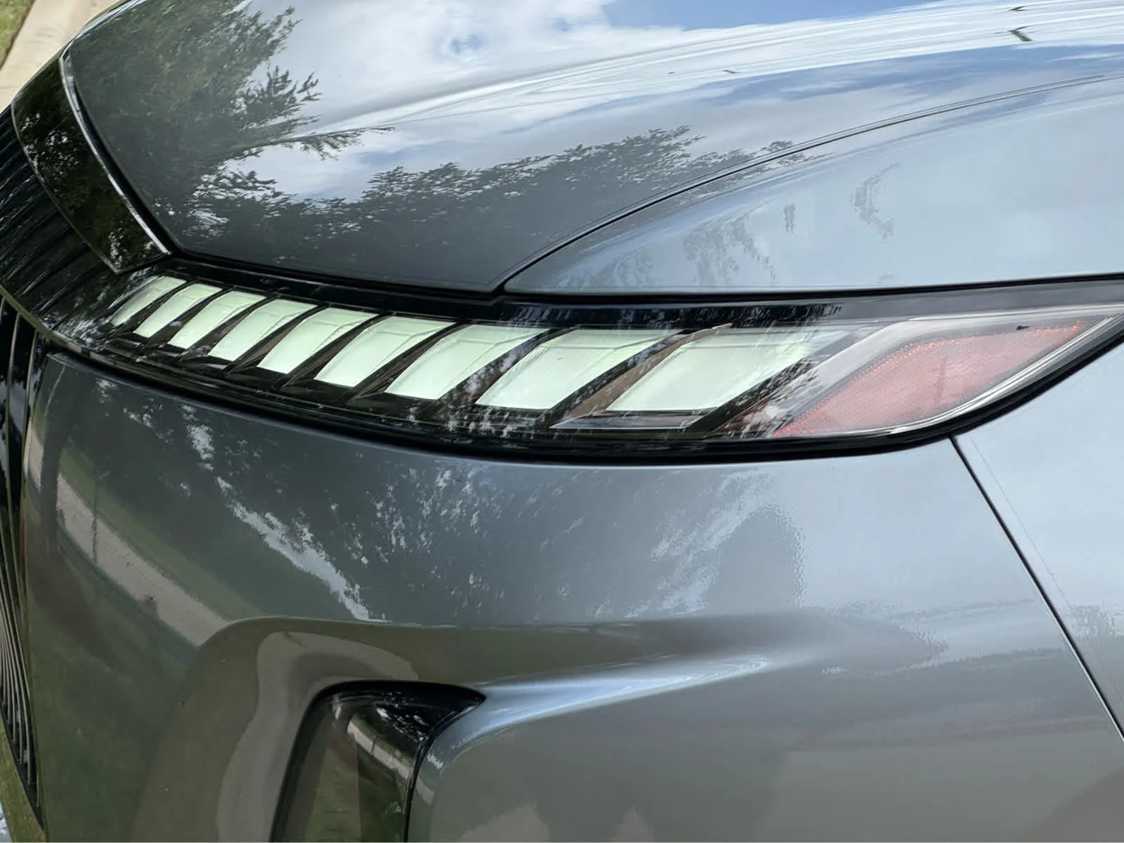 Certified Used 2025 Dynamic Metal/Black Obsidian INFINITI AUTOGRAPH image 8