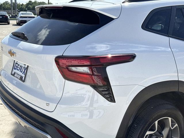 Used 2025 Summit White Chevrolet LT image 12