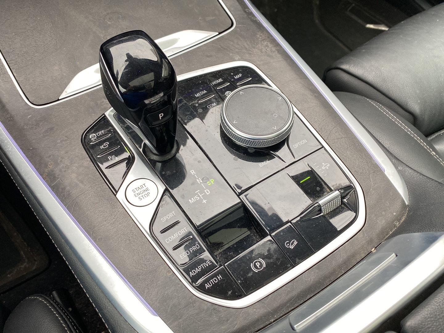 Used 2022 Black Sapphire Metallic BMW xDrive40i image 13