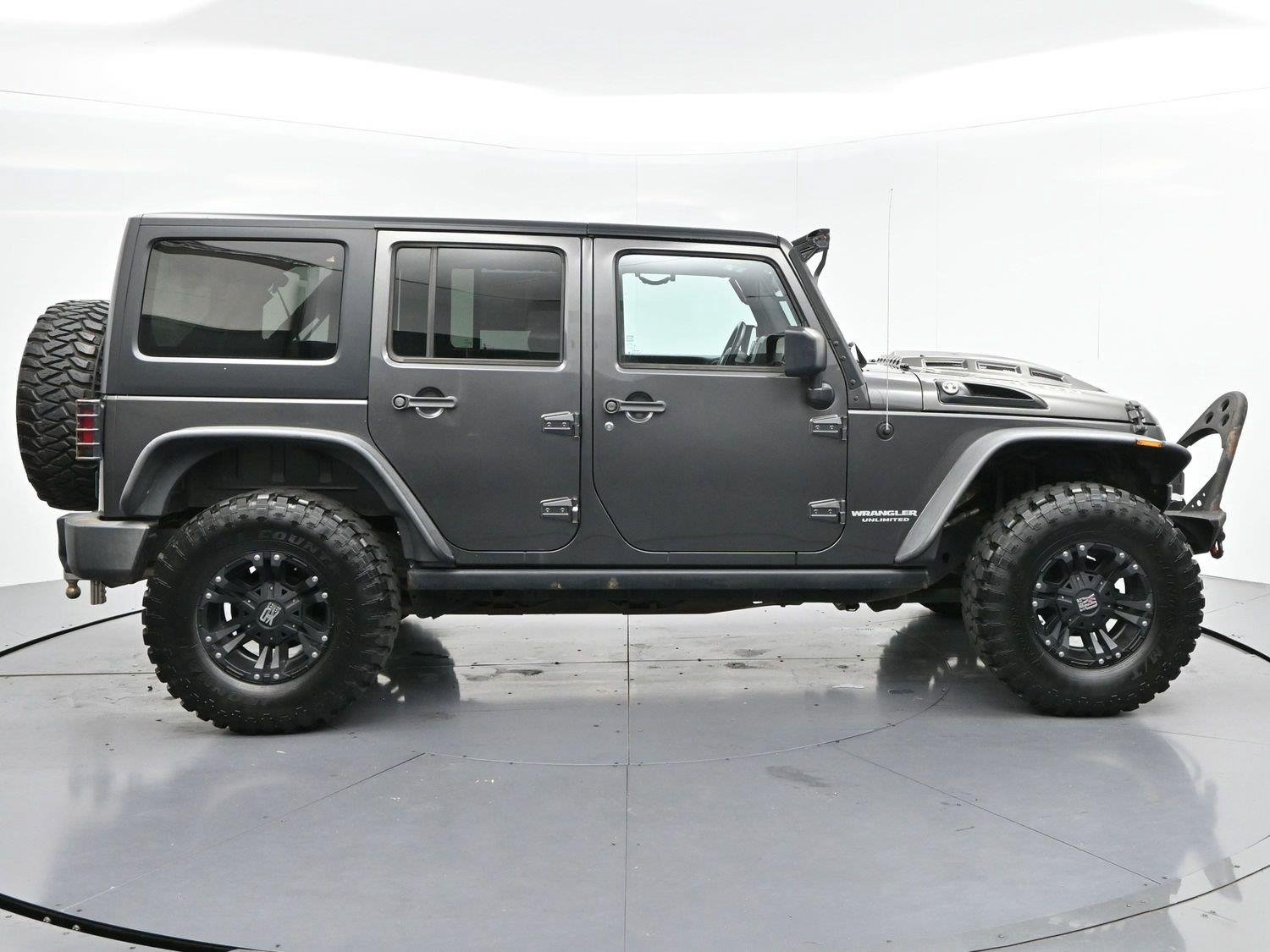 Used 2016 Granite Crystal Metallic Jeep Rubicon image 8
