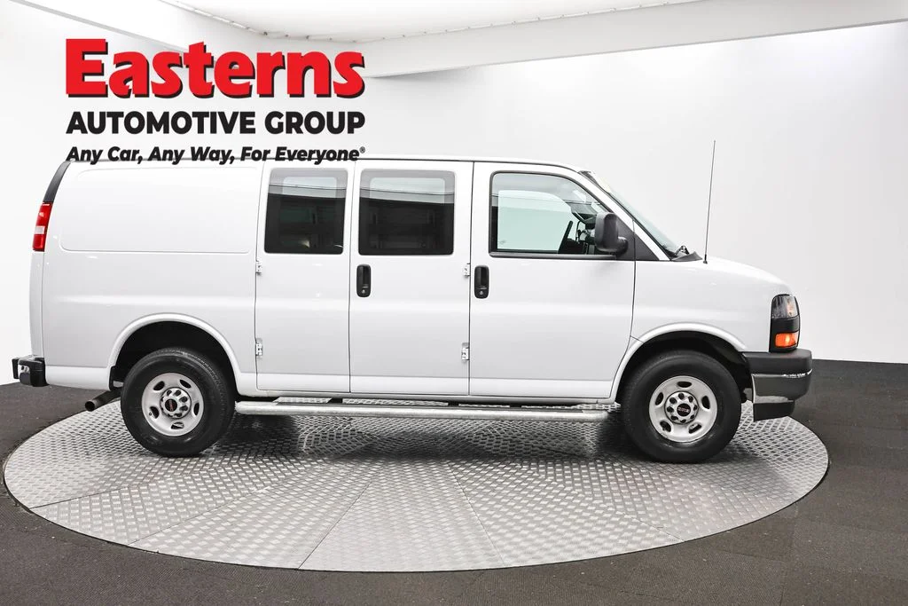 Used 2024 White GMC Work Van image 4
