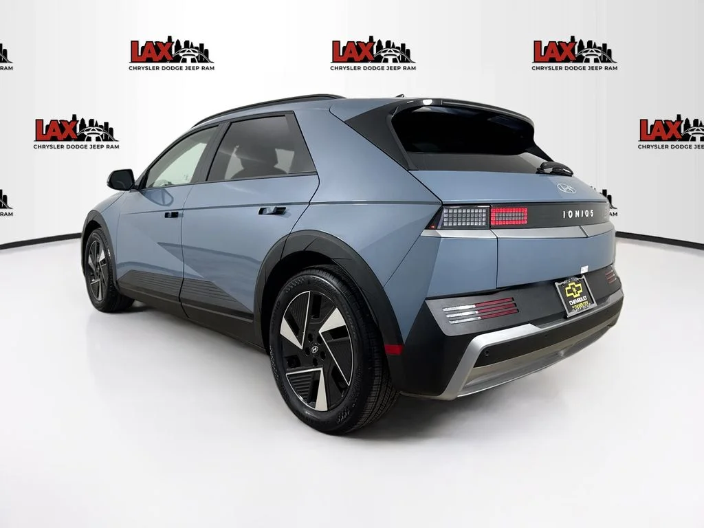 Used 2025 Blue Hyundai SEL image 5