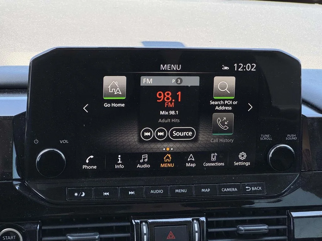 Used 2022 Gray Nissan SL image 16