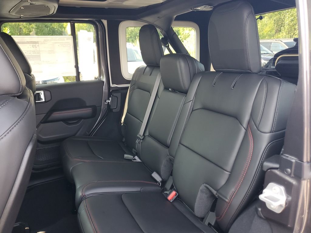 New 2026 Granite Crystal Metallic Clearcoat Jeep Rubicon X image 12