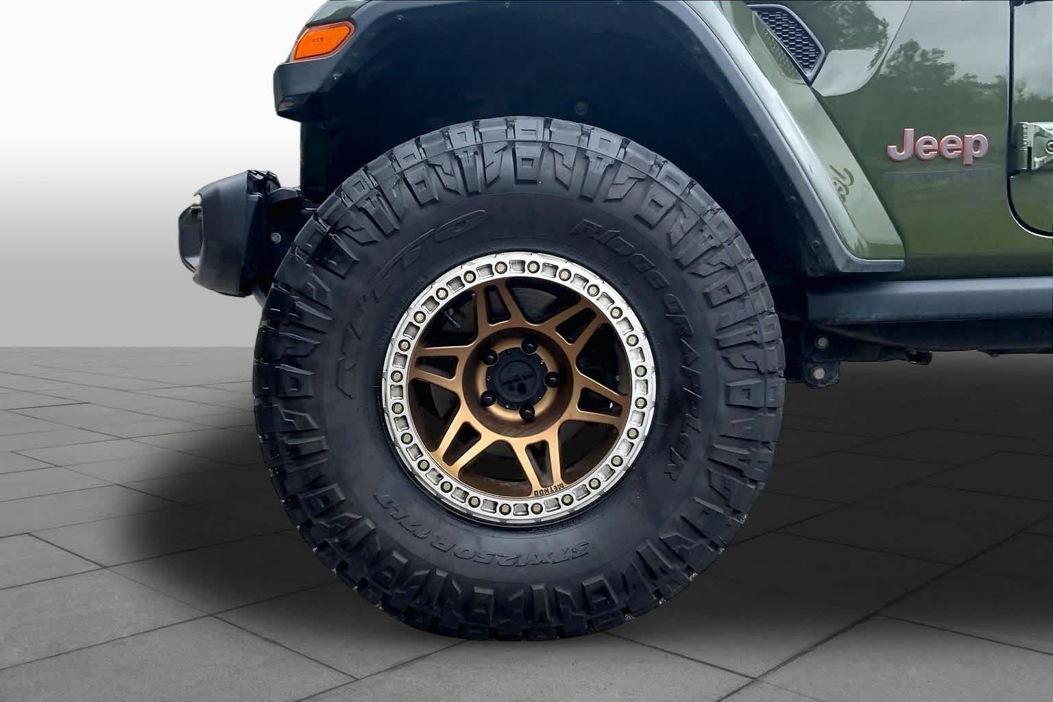 Used 2021 Sarge Green Clearcoat Jeep Mojave image 10