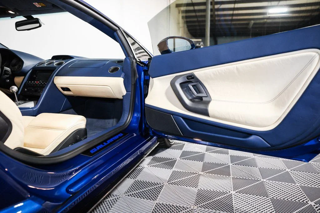 Used 2004 Blue Lamborghini Base image 21