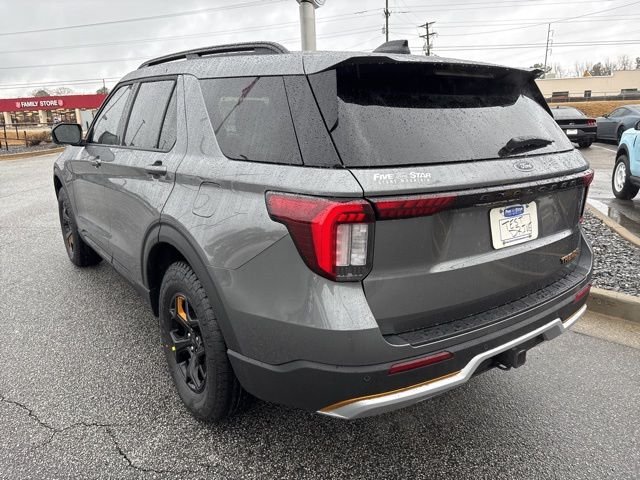 New 2026 Carbonized Gray Metallic Ford Tremor image 6