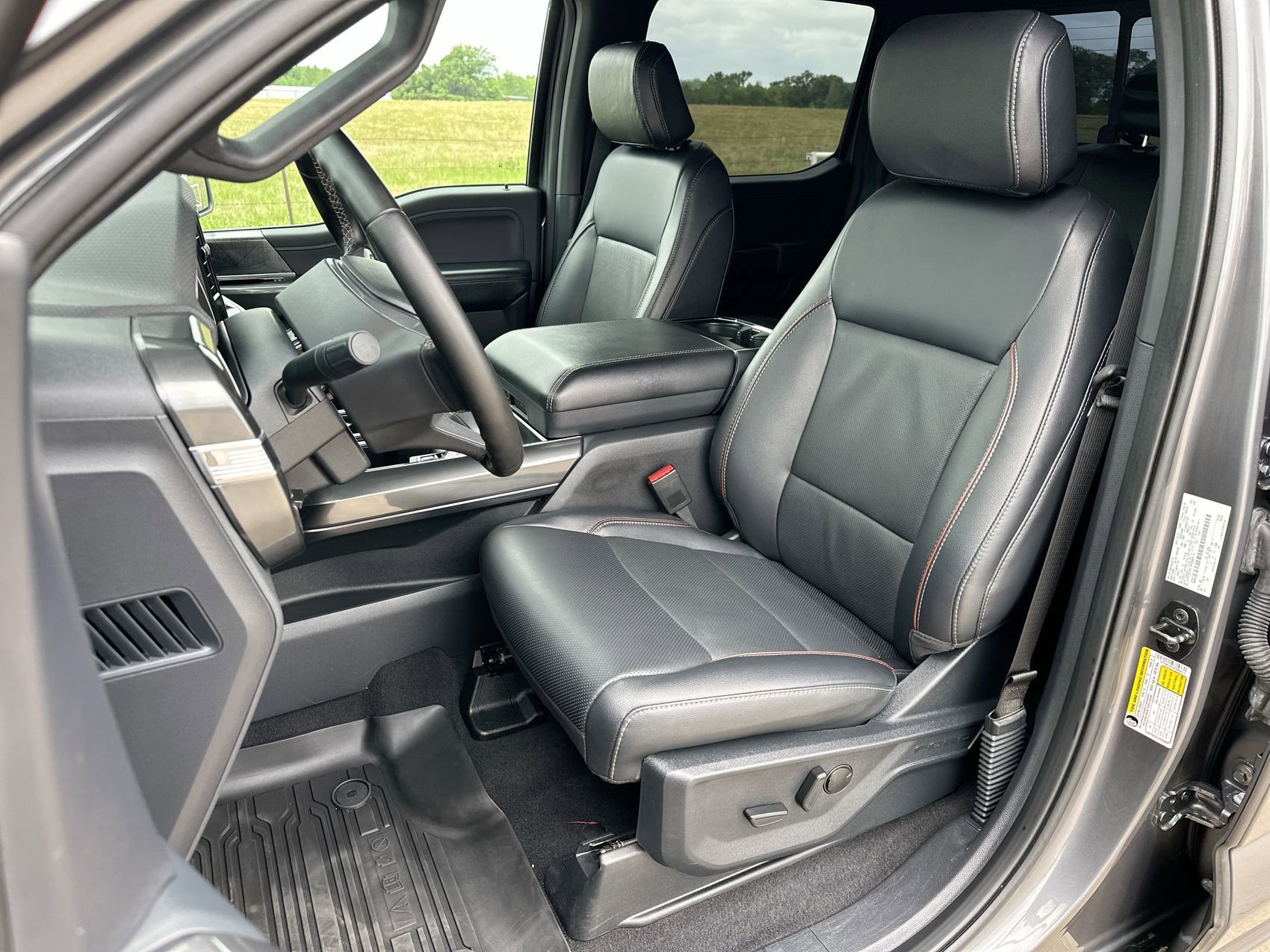 Used 2023 Gray Metallic Ford XLT image 11