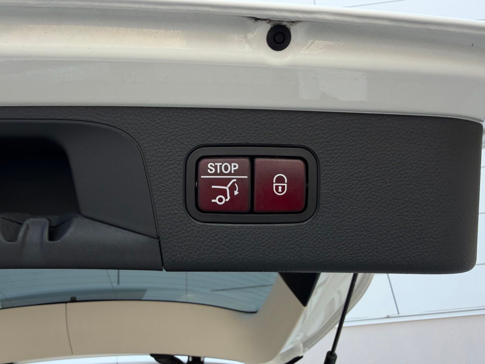 Certified Used 2021  Mercedes-Benz GLC 300 image 13