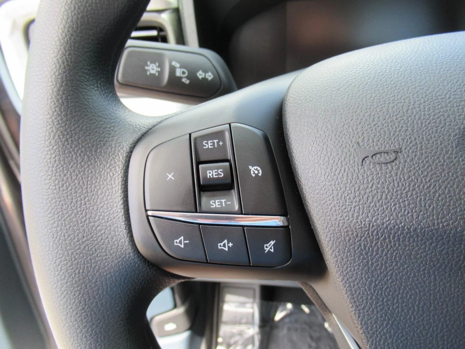 New 2026 Carbonized Gray Metallic Ford XLT image 22