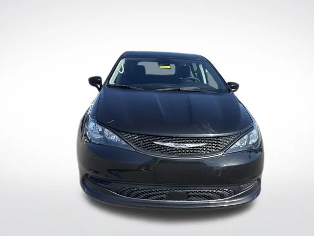 Used 2023 Black Chrysler LX image 7