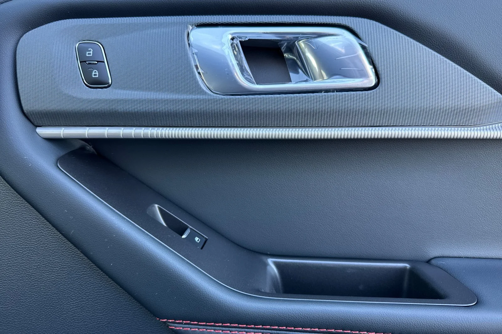 2026 Ford Explorer ST-Line - Photo 21