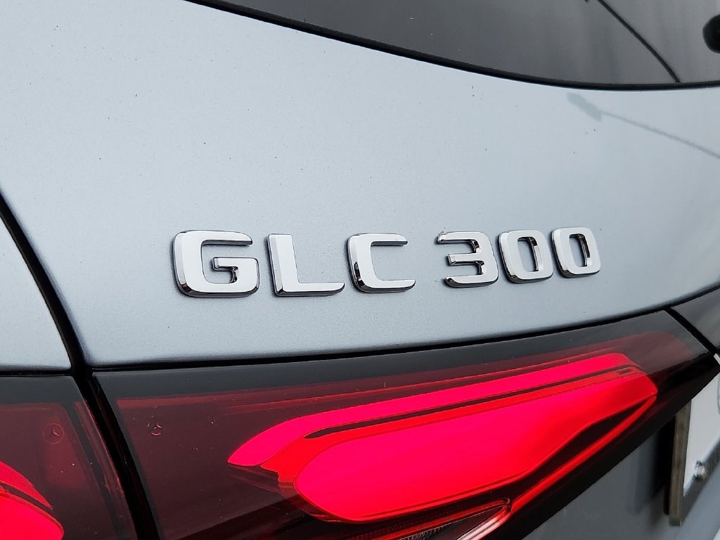 New 2027 Cirrus Silver Metallic Mercedes-Benz GLC 300 image 19