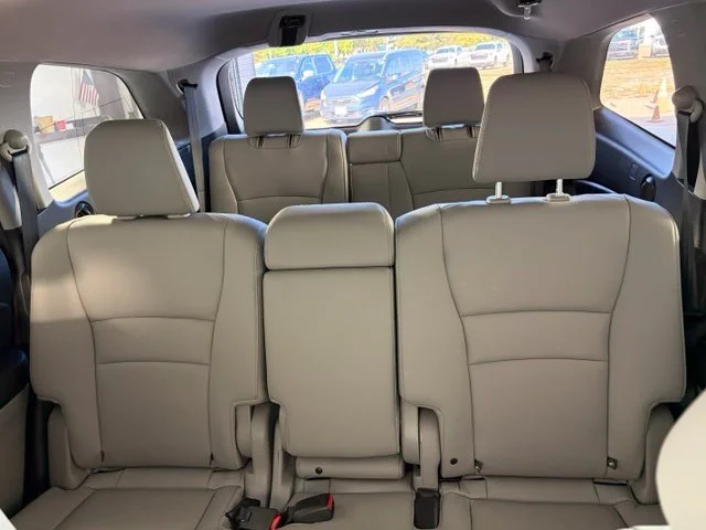 Used 2018 Silver Honda EX-L image 13