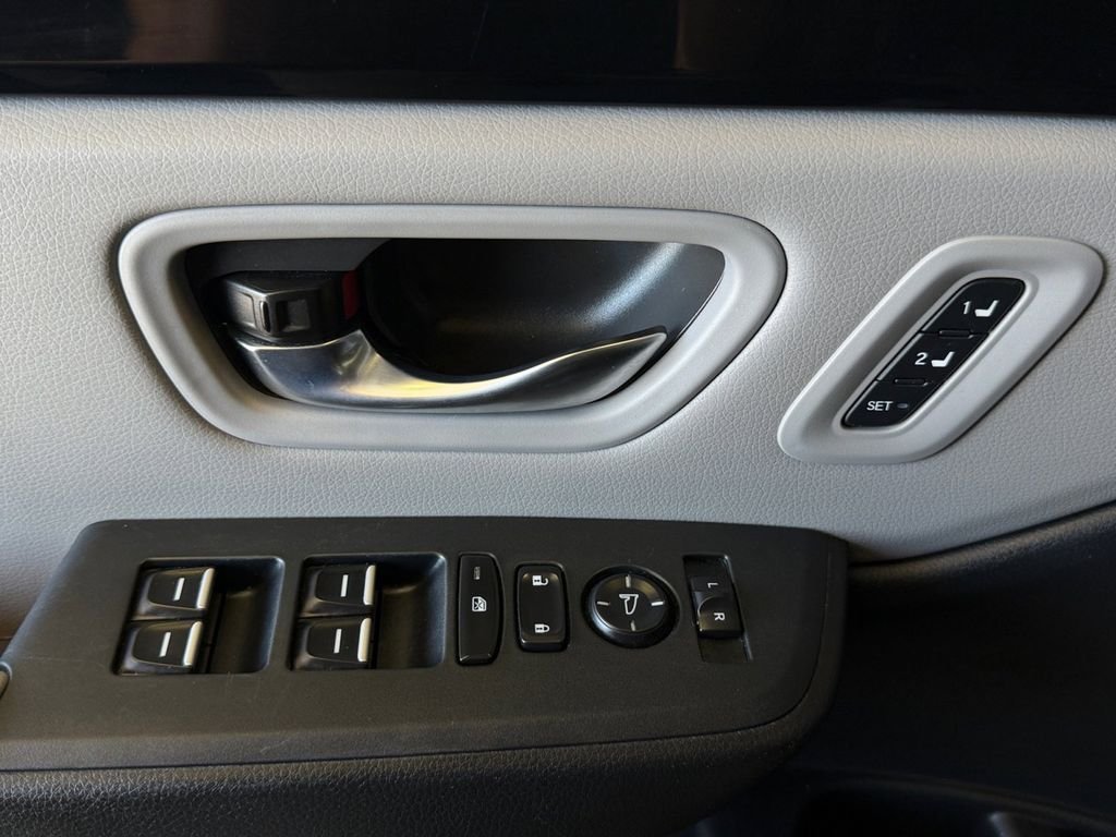 Used 2025 Blue Honda Touring image 29