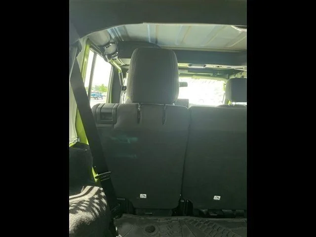 Used 2016 Green Jeep Unlimited Sahara image 15