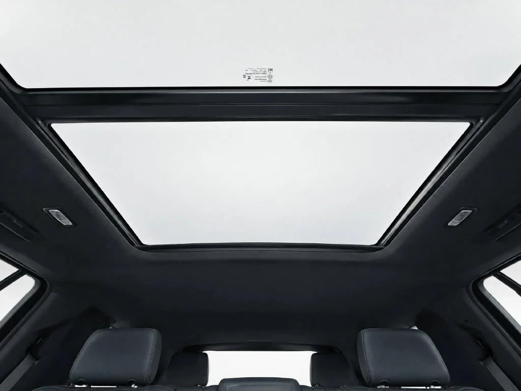 New 2027 White Chevrolet RST image 22