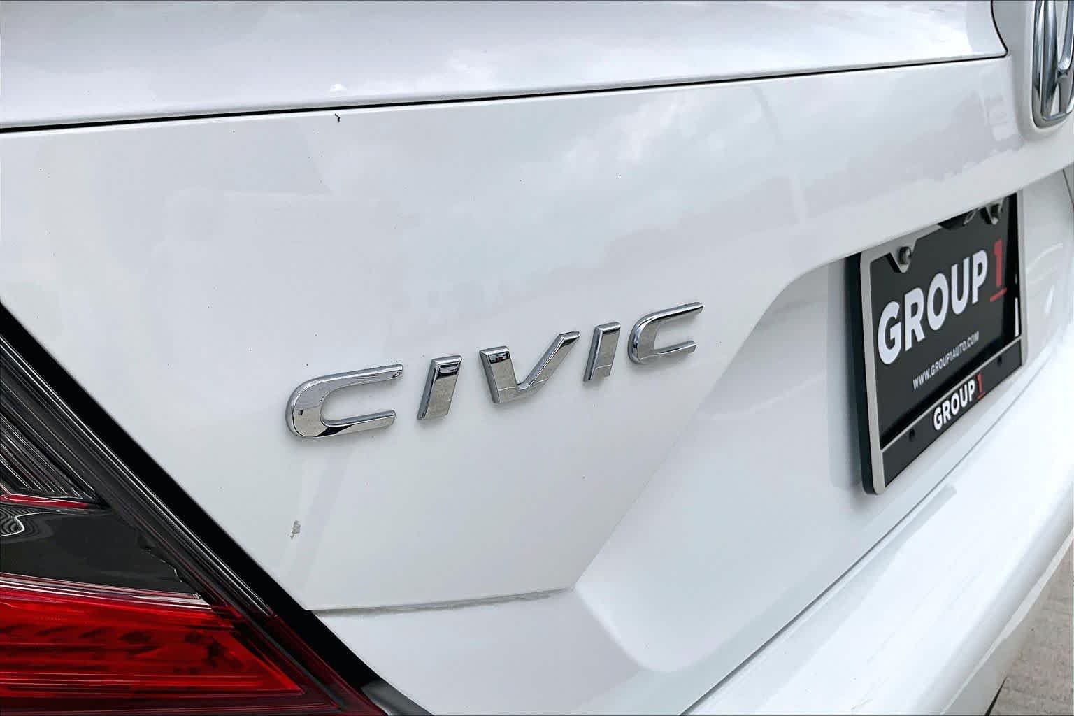 Used 2017 Taffeta White Honda LX image 9
