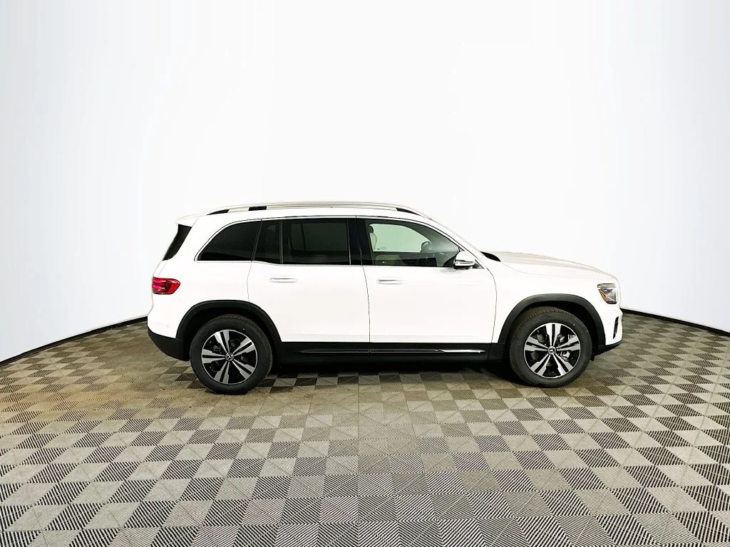 Used 2026 White Mercedes-Benz GLB 250 image 7