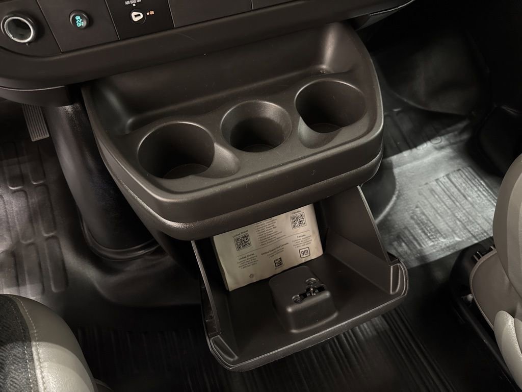 2024 GMC Savana Cargo Work Van - Photo 25