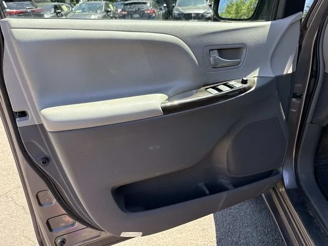 Used 2015 Gray Toyota XLE image 25