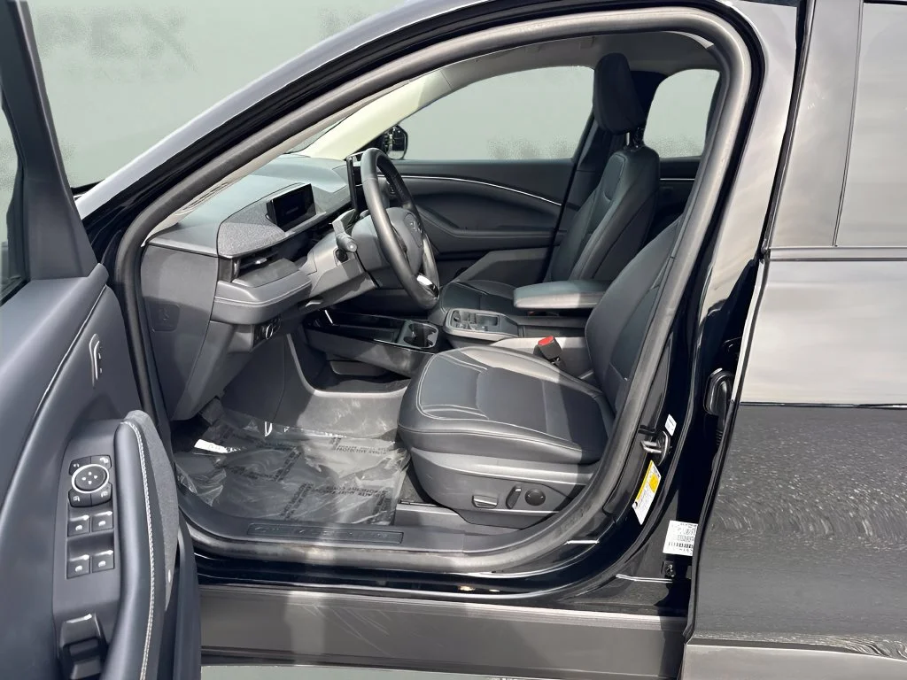 Used 2025 Black Ford Premium image 9