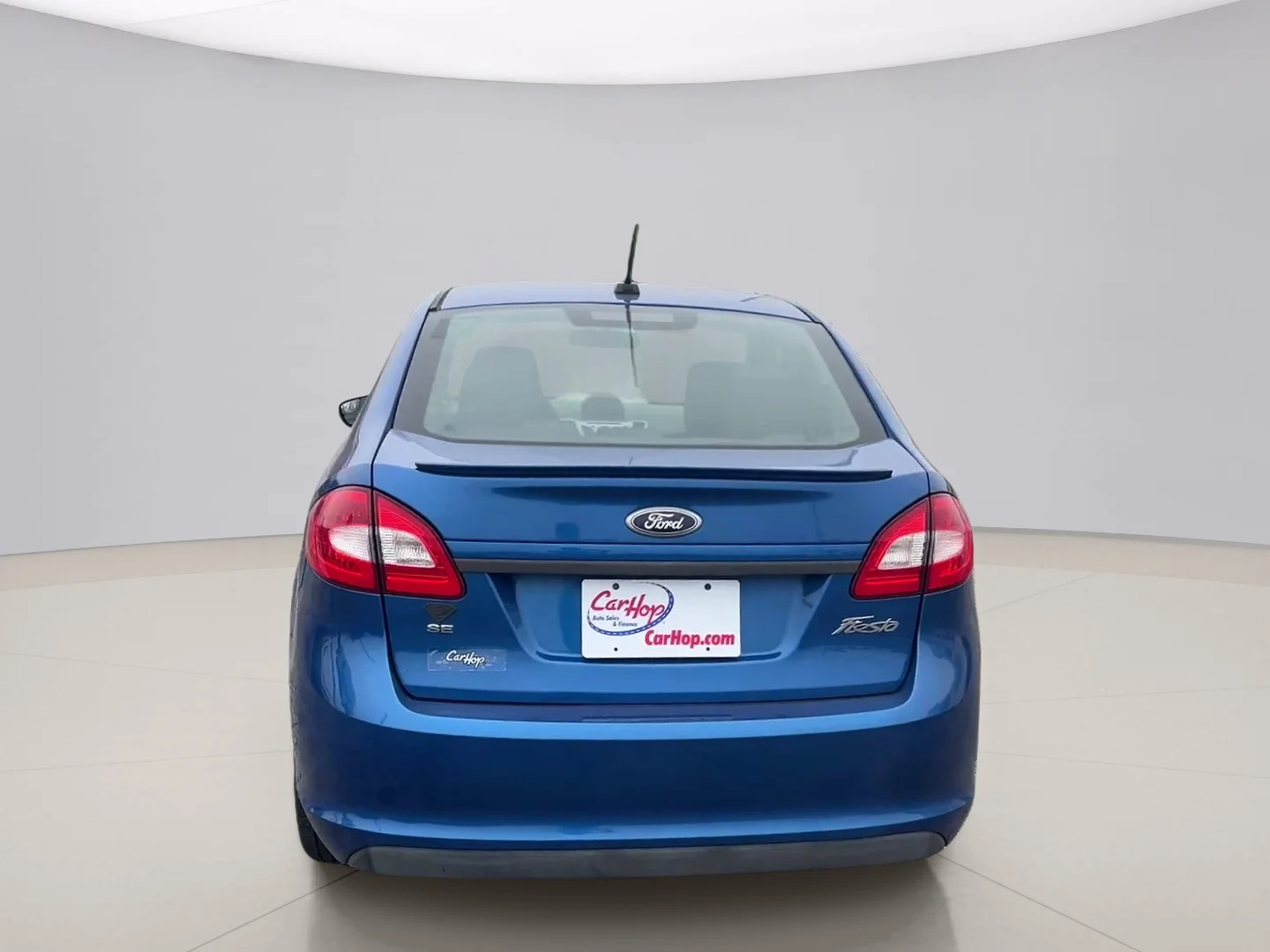 Used 2011 Blue Ford SE image 4