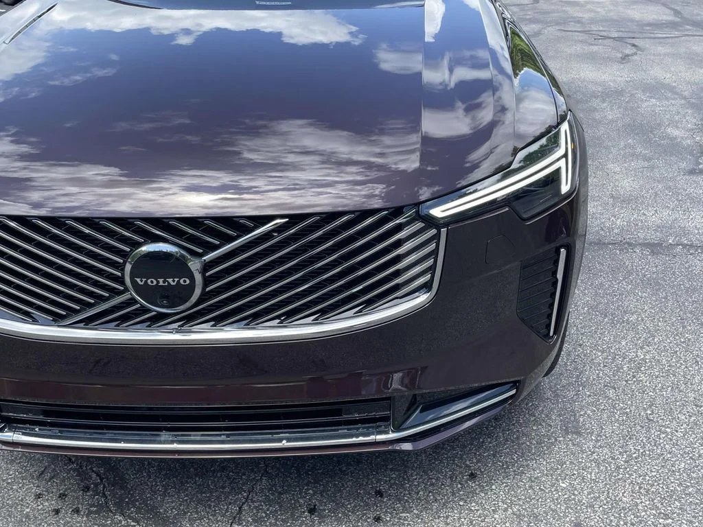 New 2026 Red Metallic Volvo B6 Ultra image 7