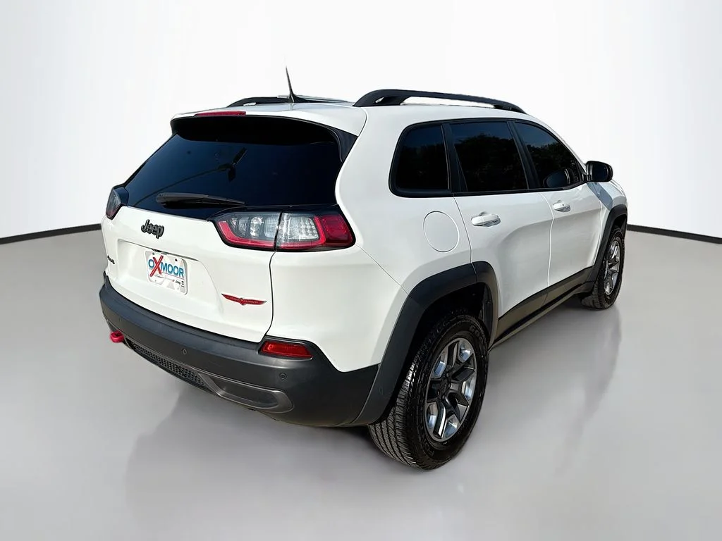 Used 2019 Bright White Clearcoat Jeep Trailhawk image 7