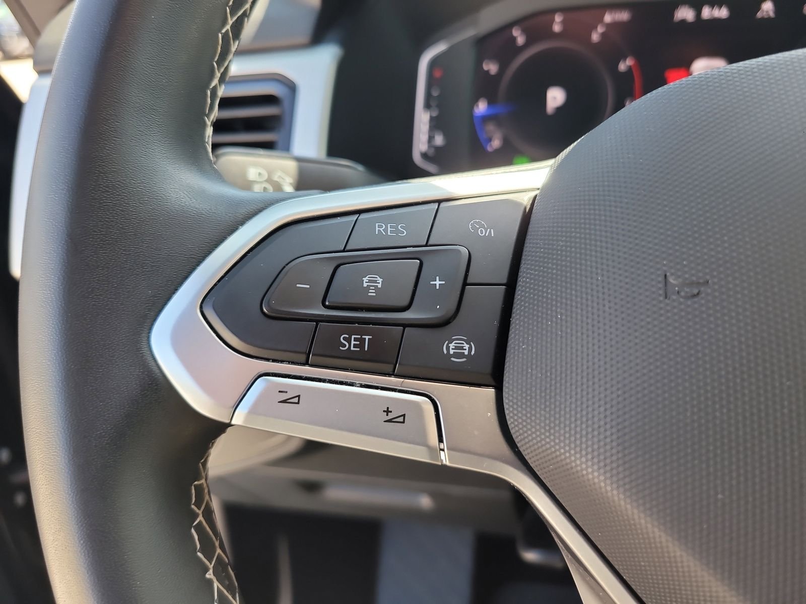 2023 Volkswagen Atlas Cross Sport SE w/Tech - Photo 29