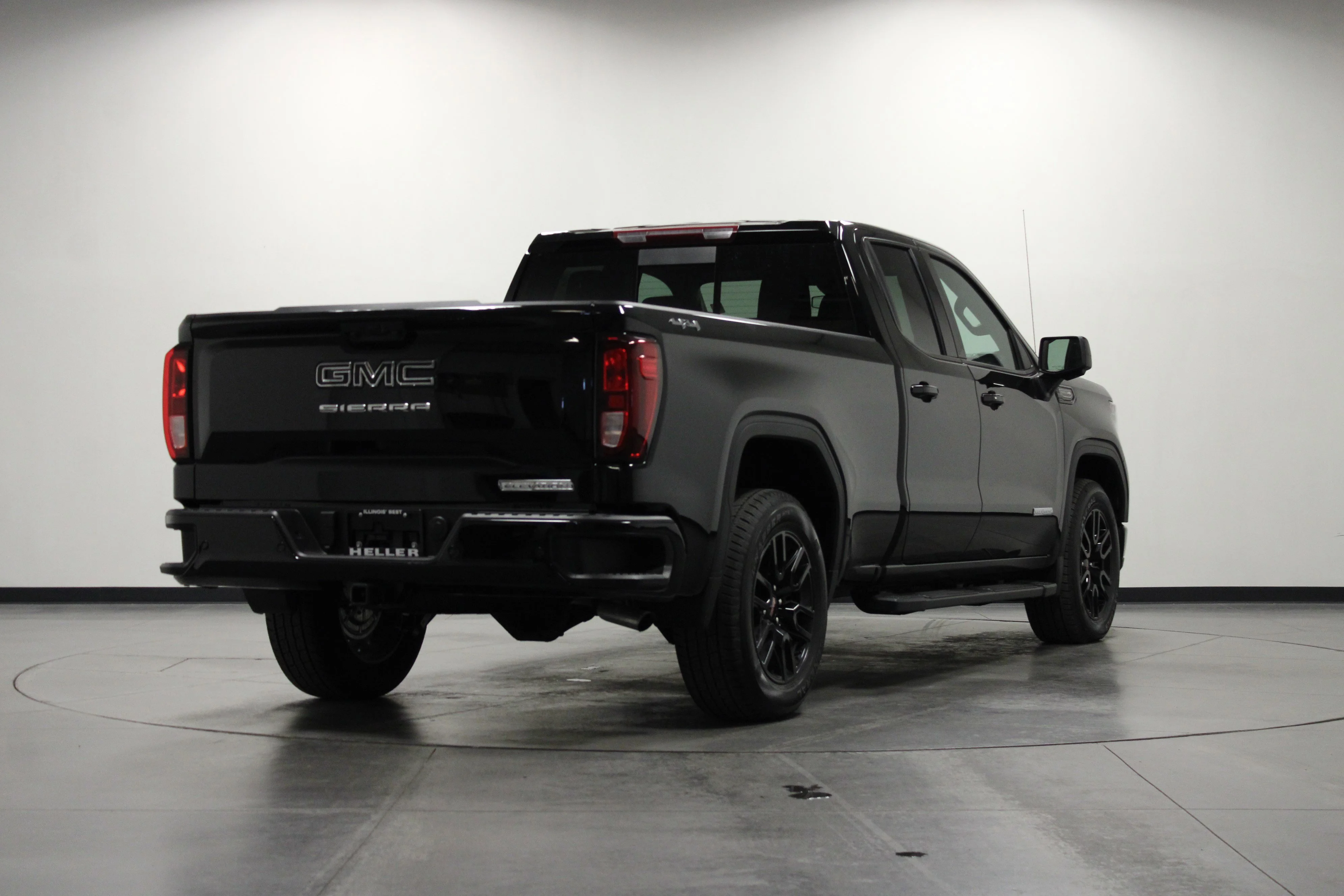 New 2025 Onyx Black GMC Elevation image 4