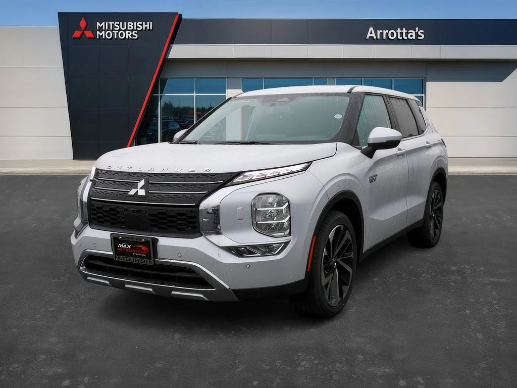 New 2025 White Diamond Mitsubishi SE image 3