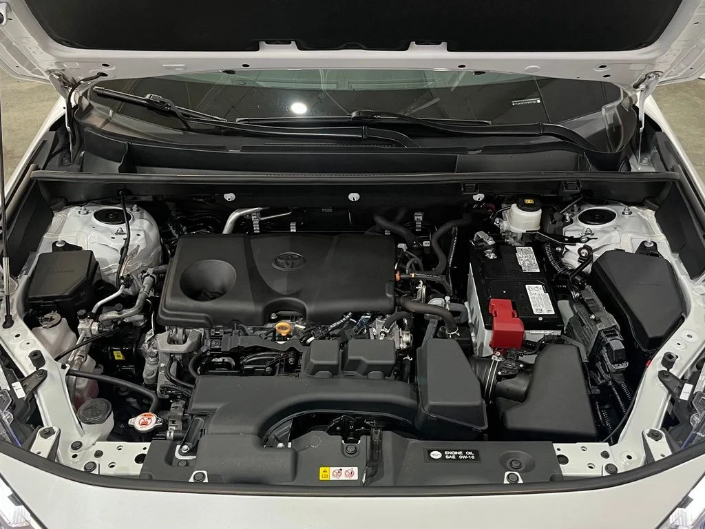 Used 2023 Beige Toyota XLE Premium image 6