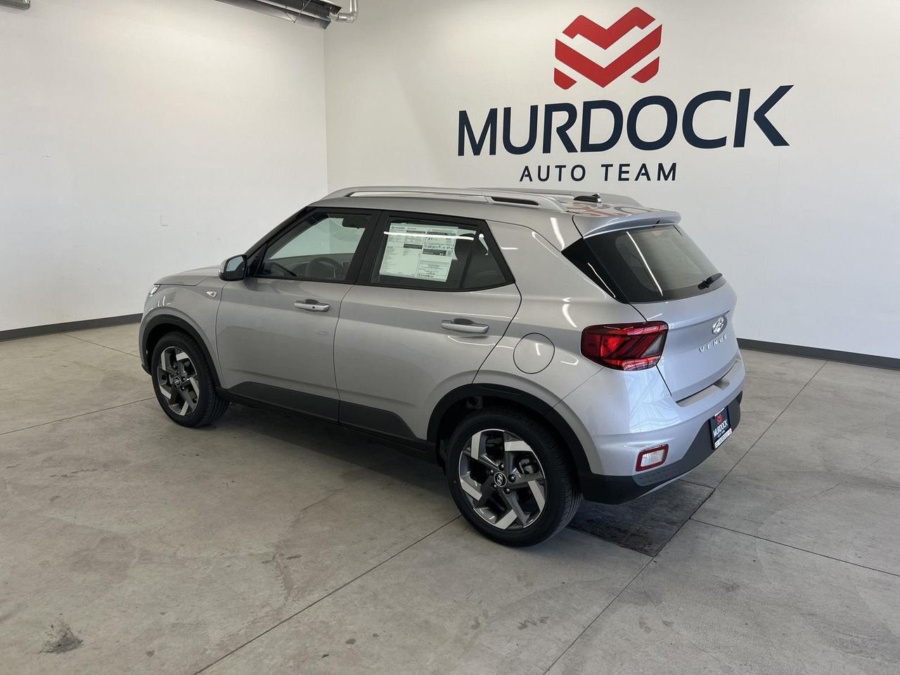 New 2026 Shimmering Silver Hyundai SEL image 2