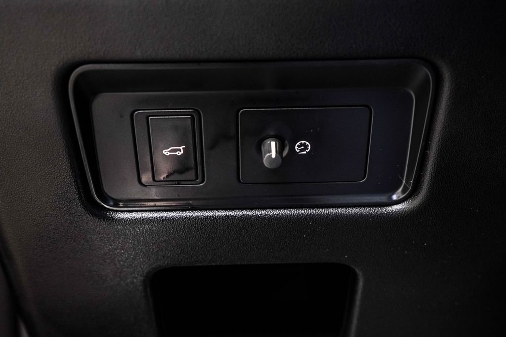 Used 2022 Black Land Rover HSE R-Dynamic image 44
