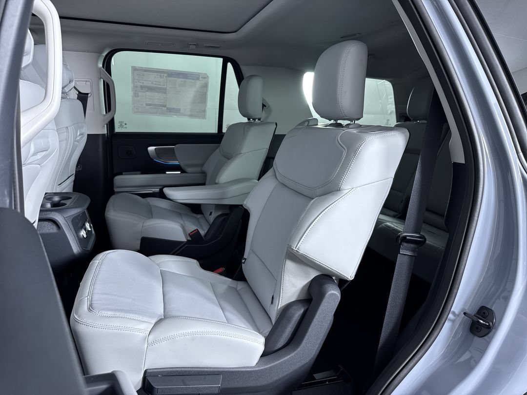 New 2027 Glacier Gray Metallic Tri-Coat Ford Platinum image 23