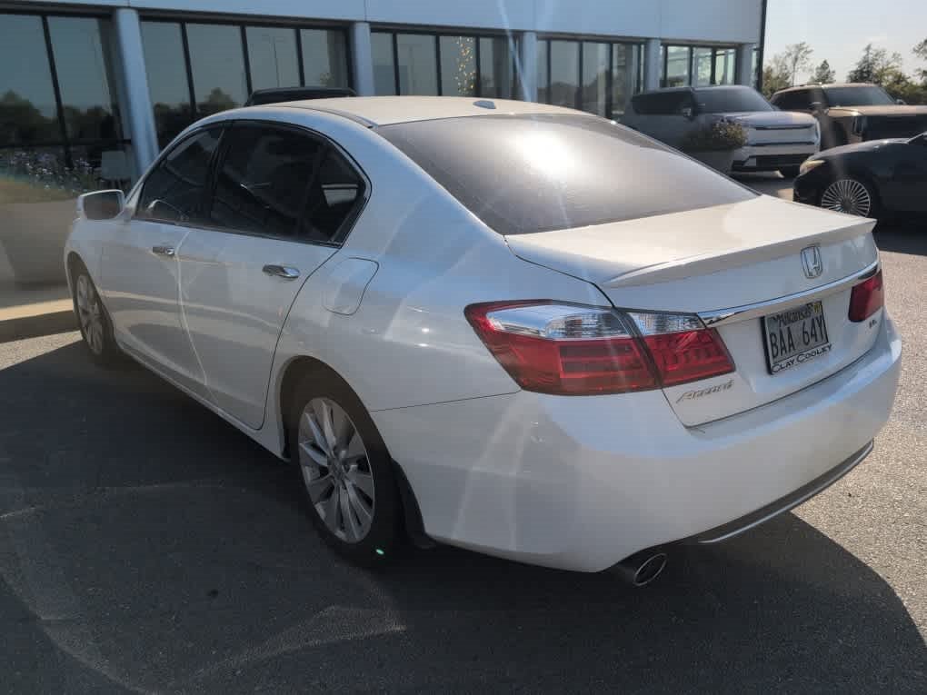 Used 2014 White Honda EX-L image 5