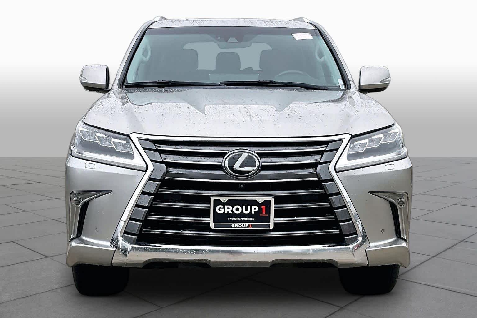Used 2019 Atomic Silver Lexus  image 4