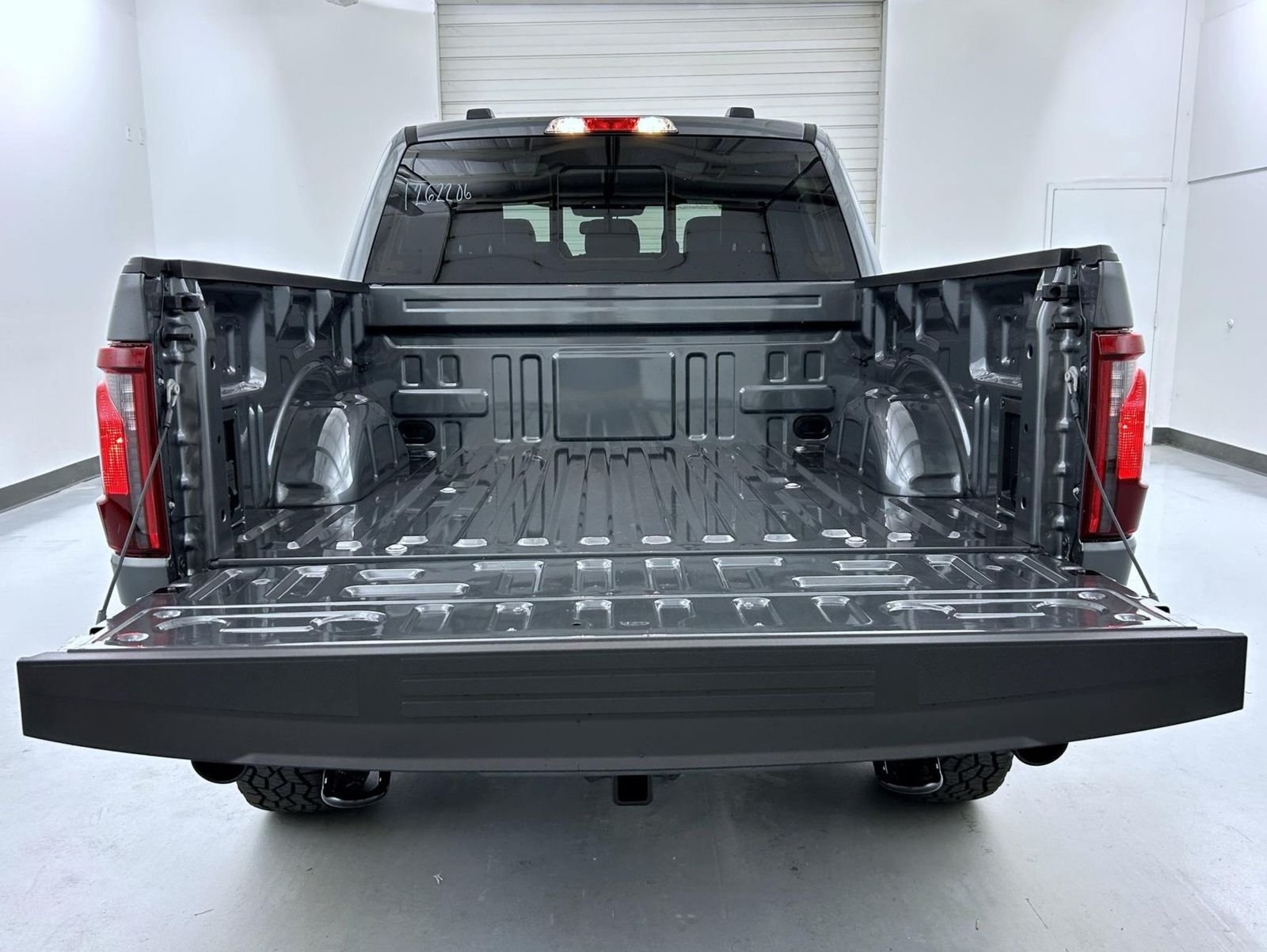 New 2026 Carbonized Gray Metallic Ford Tremor image 22