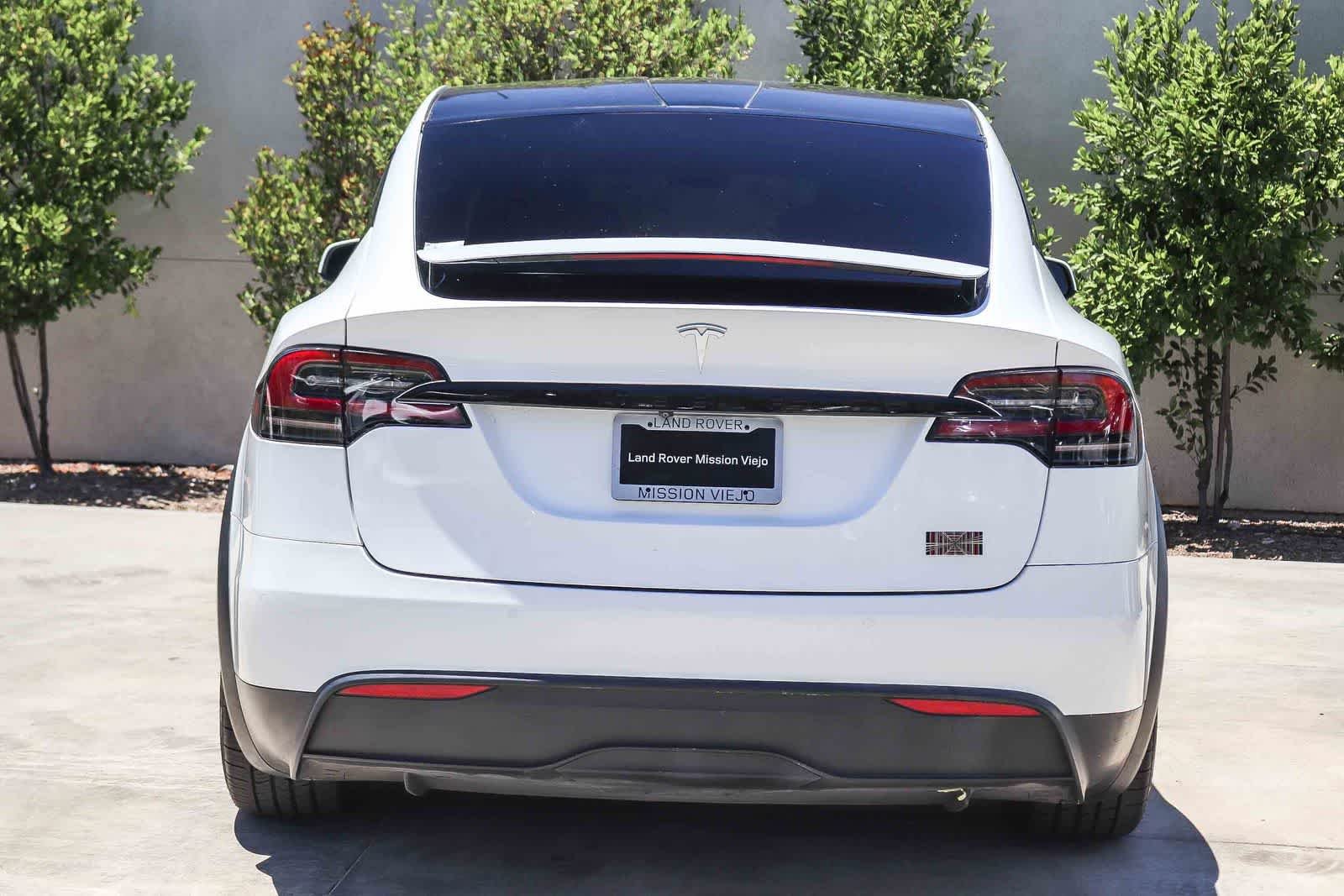 Used 2022 White Tesla Plaid image 5