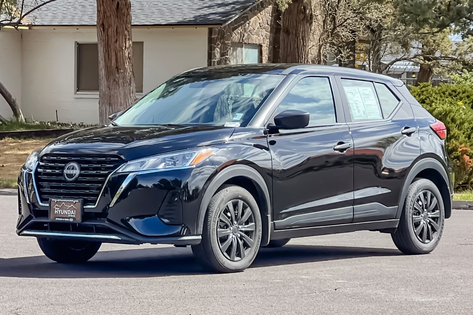 2025 Nissan KICKS PLAY Base - Photo 9