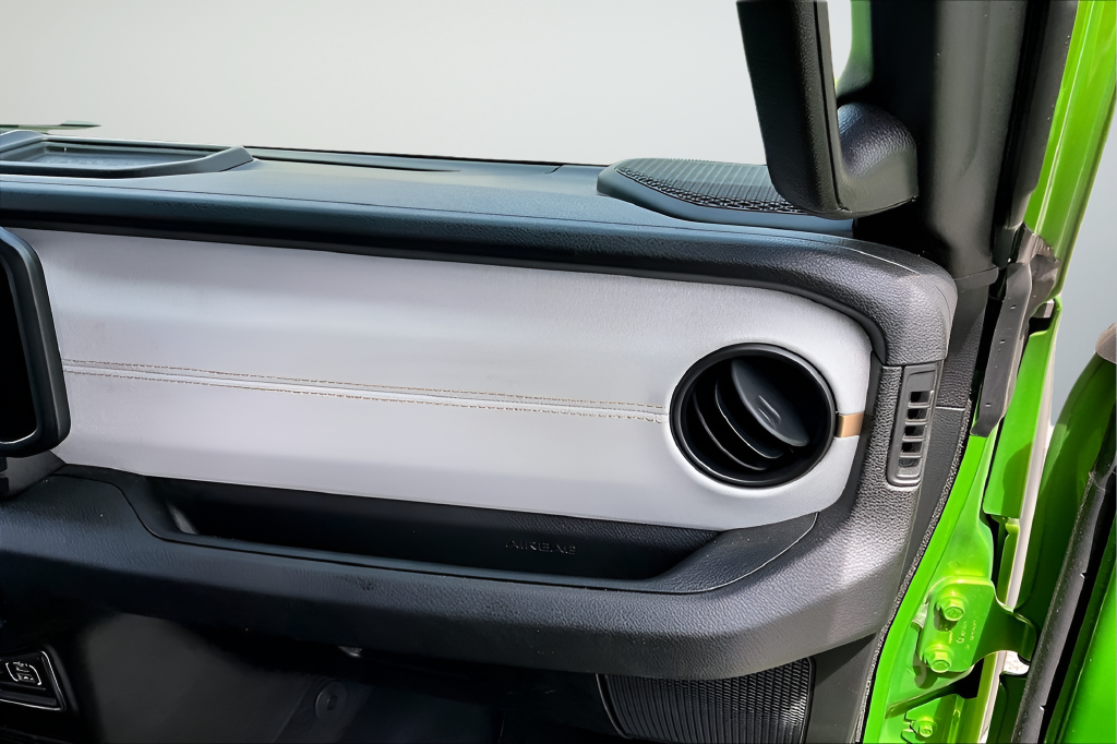 Used 2025 Green Jeep Sport image 21