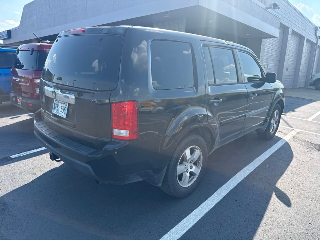 Used 2011  Honda LX image 4