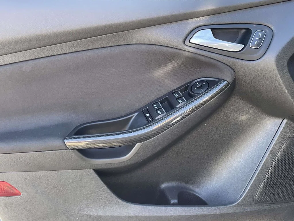 Used 2018 Blue Ford ST image 23