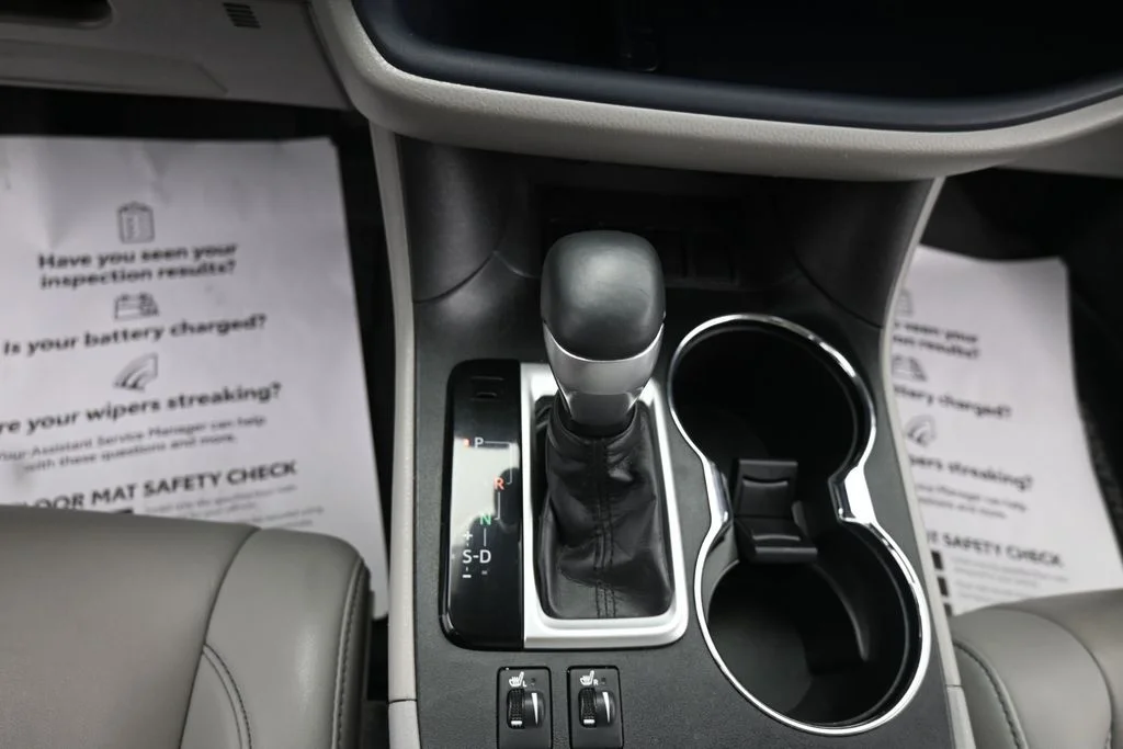 Used 2019 Gray Toyota XLE image 21