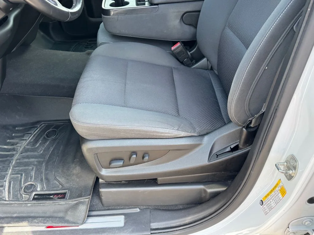 Used 2018 White Chevrolet LT image 6