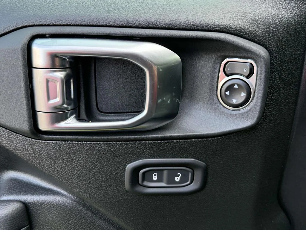 2025 Jeep Wrangler 4-Door Sport S - Photo 10