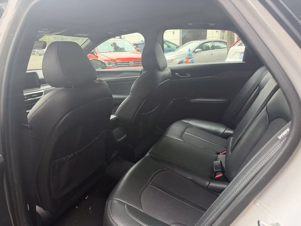 Used 2022 Wolf Gray Kia GT-Line image 15